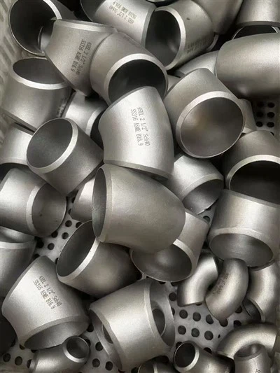 2 1/2 tuumaa SCH 40 SS 316 ASME B16.9 45 astetta kyynärpäät